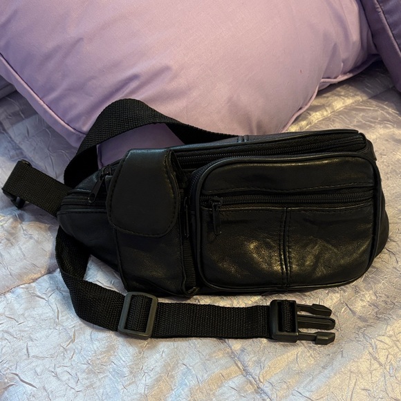 Men’s Fanny pack - Picture 1 of 7
